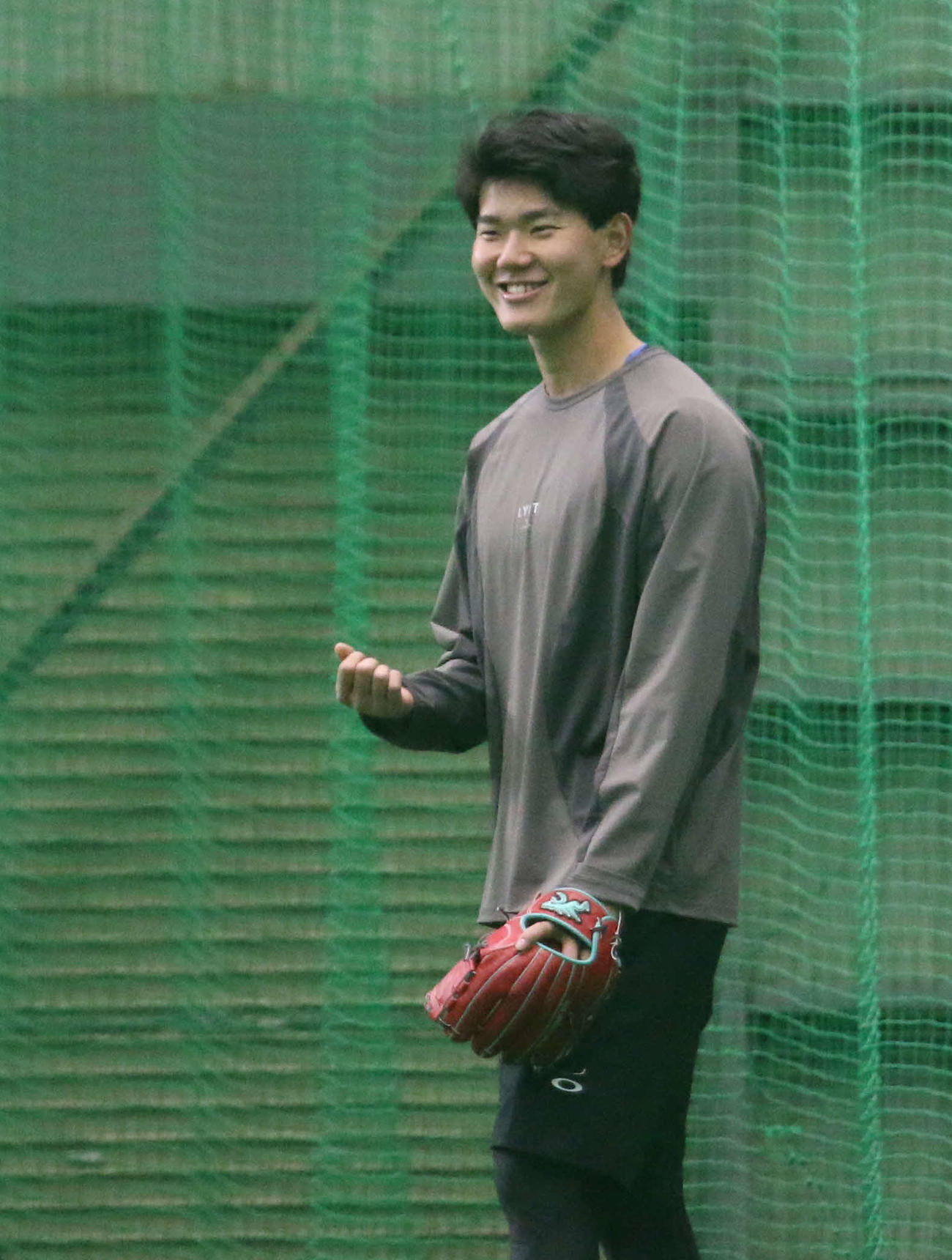 千葉・鎌ケ谷で新人合同自主トレに参加した日本ハムドラフト3位の浅利（撮影・木下大輔）