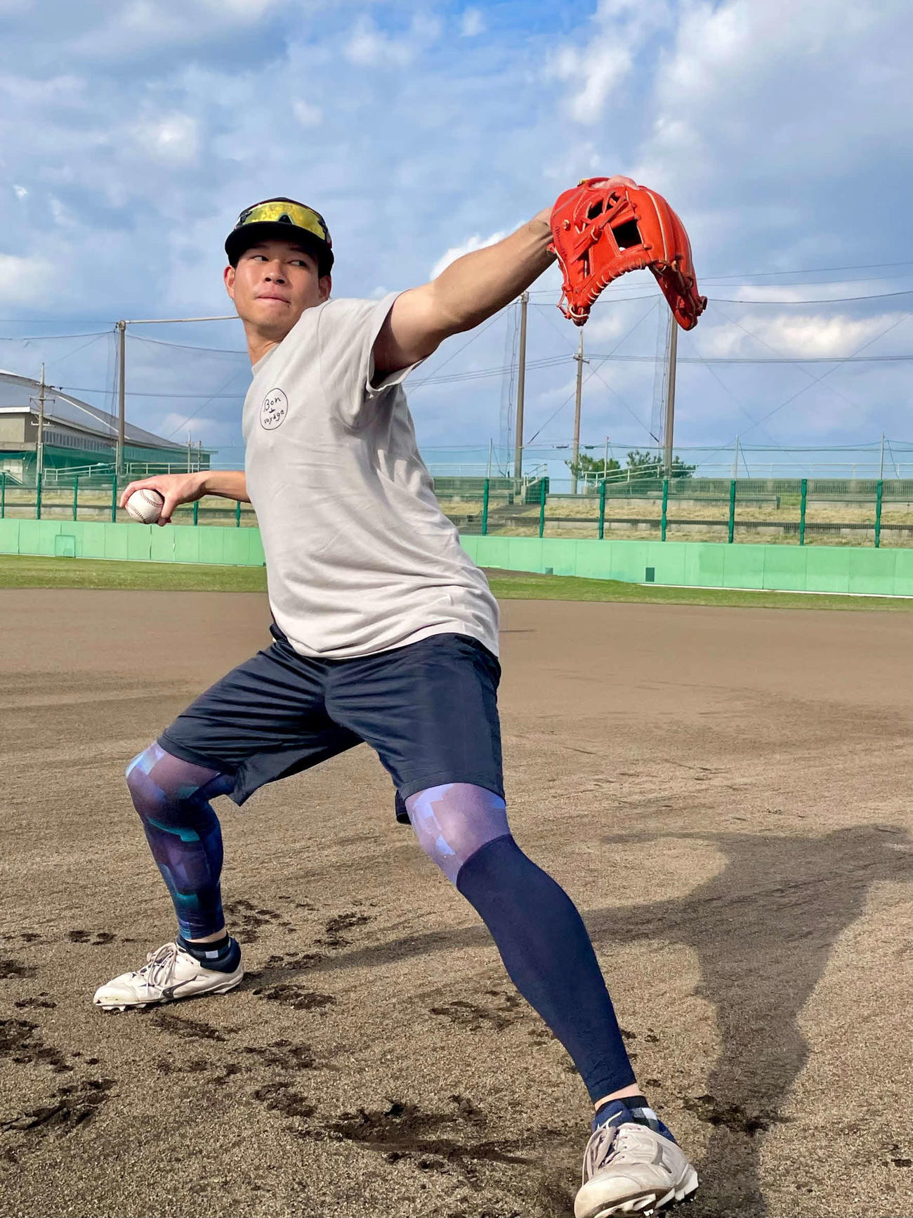 自主トレに励む楽天・中島（楽天野球団）