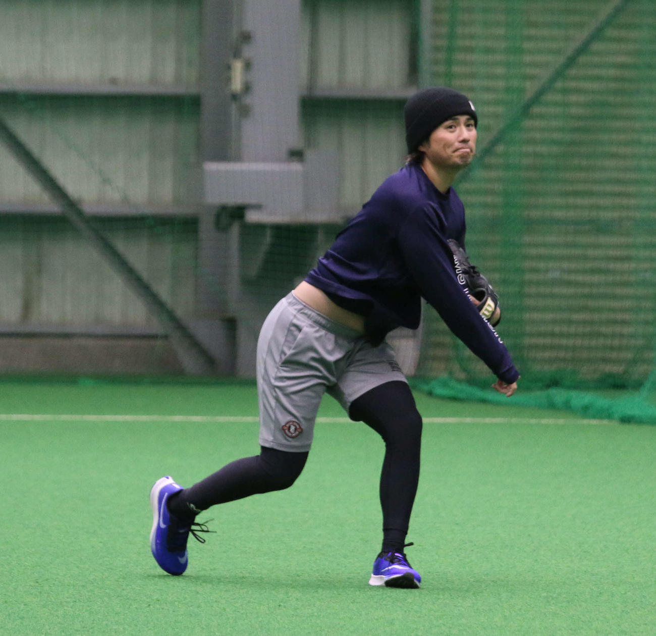 28歳の誕生日に千葉・鎌ケ谷で自主トレを行った日本ハム上川畑（撮影・木下大輔）