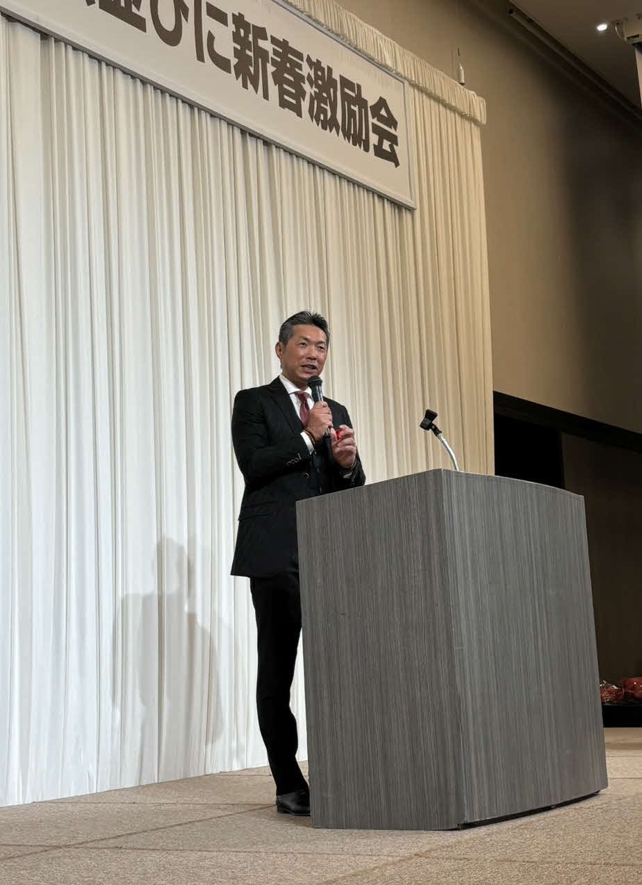 激励会であいさつを行う小久保監督（撮影・只松憲）