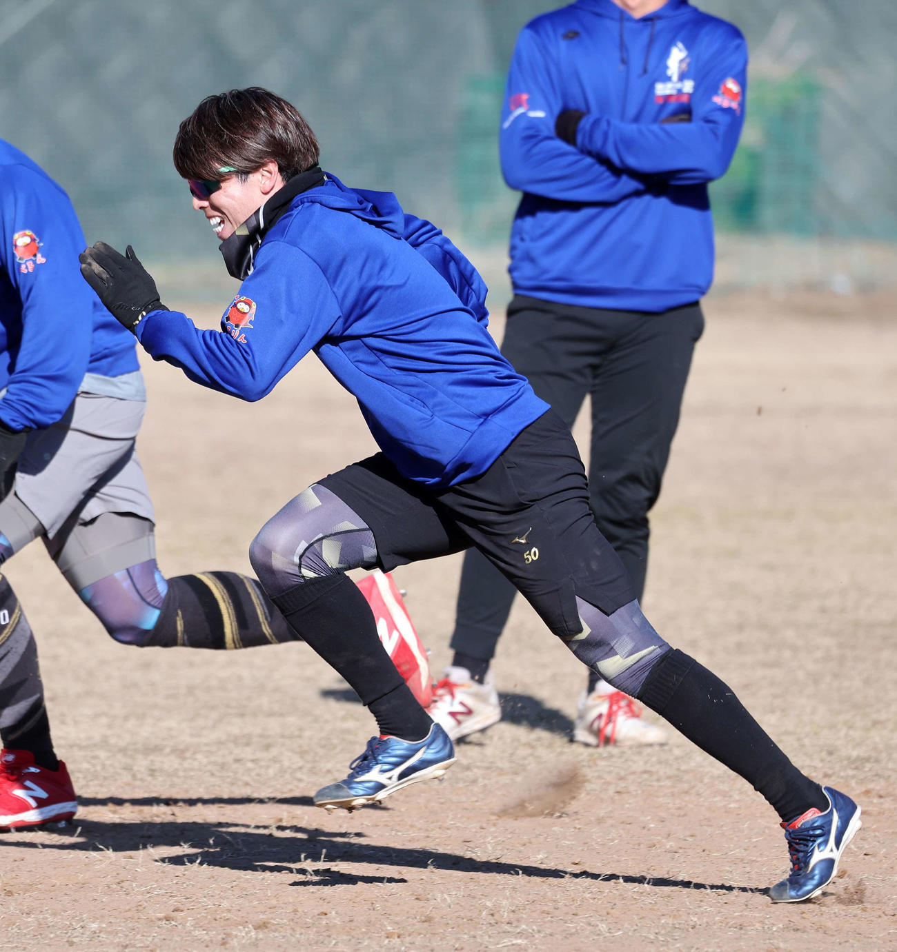 自主トレに臨む日本ハム五十幡（撮影・鈴木正人）