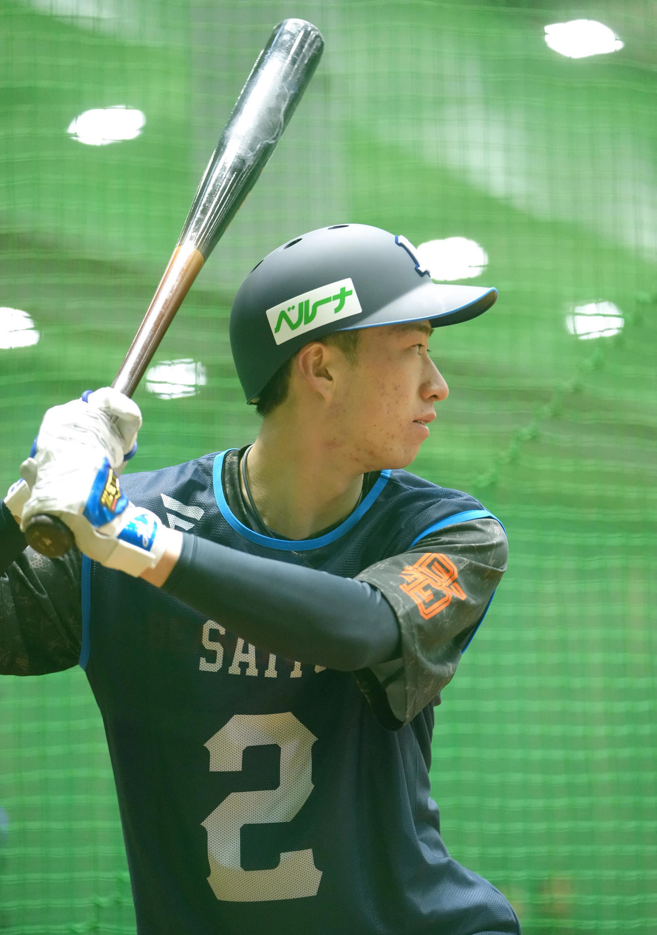 新人合同自主トレーニングで打撃練習に臨む西武ドラフト1位金沢高・斎藤（2025年1月11日撮影）