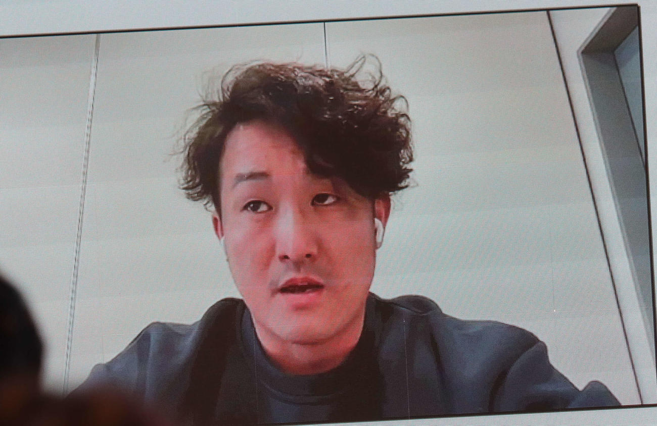 DeNAベイスターズの年始全社シェア会で新入社員としてあいさつした戸柱の弟・竜之介（撮影・小早川宗一郎）