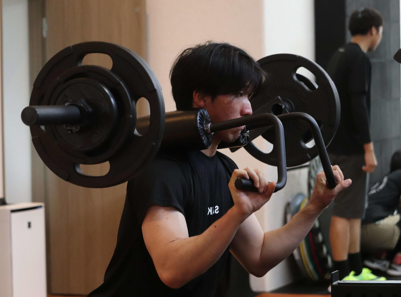 自主トレを公開しウエートトレーニングする日本ハム清宮虎（撮影・小早川宗一郎）