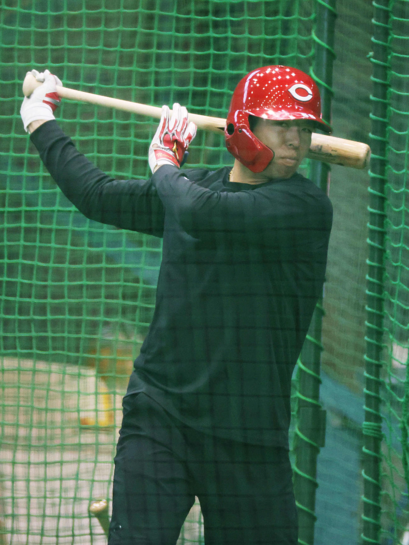 合同自主トレで打撃練習をする広島野間（撮影・加藤孝規）