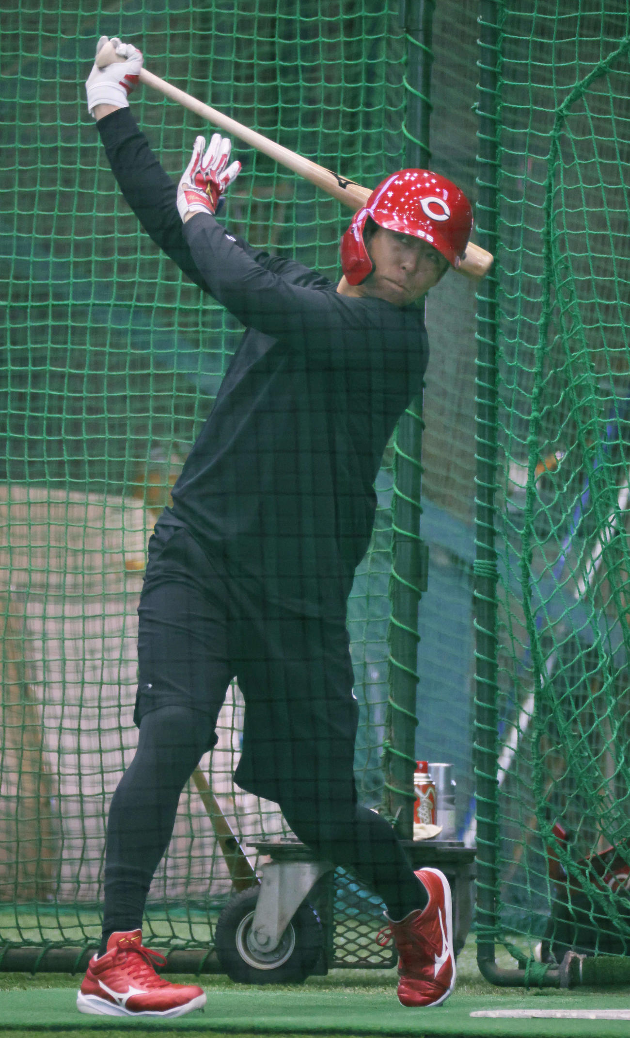 合同自主トレで打撃練習をする広島野間（撮影・加藤孝規）