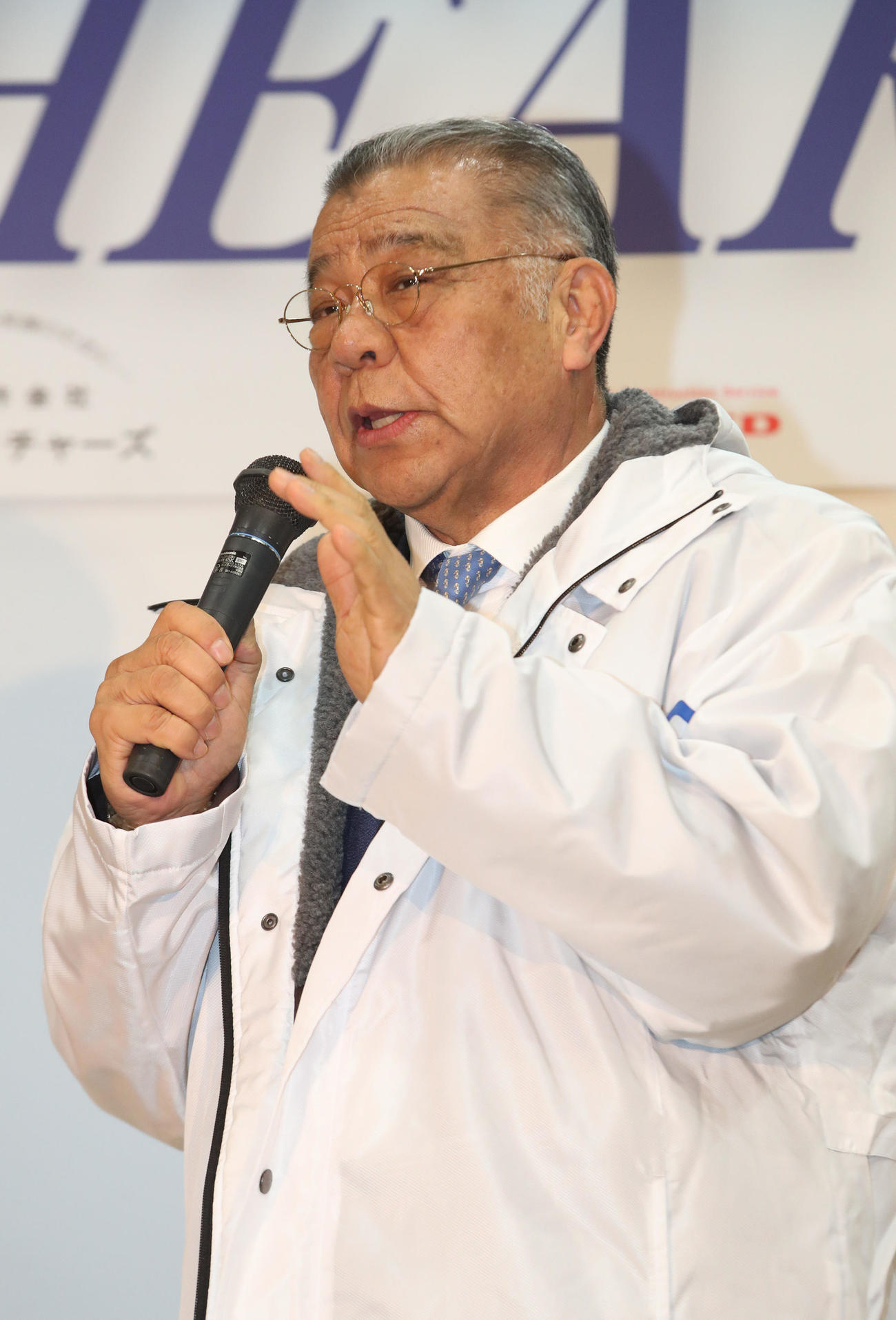 神戸震災復興フリーライブのトークショーに参加する阪神OB掛布氏（撮影・白石智彦）