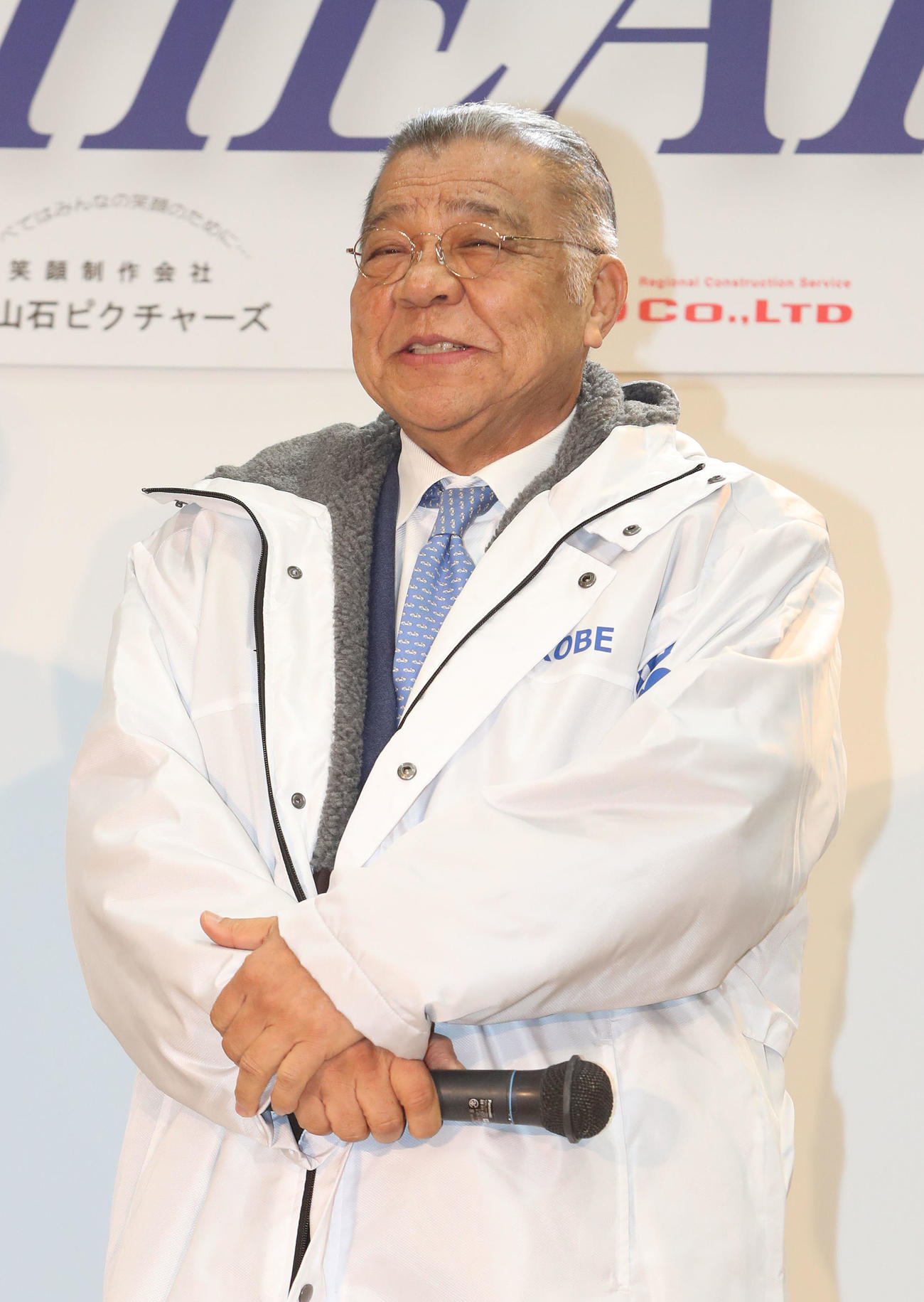 神戸震災復興フリーライブのトークショーで笑顔を見せる阪神OB掛布氏（撮影・白石智彦）