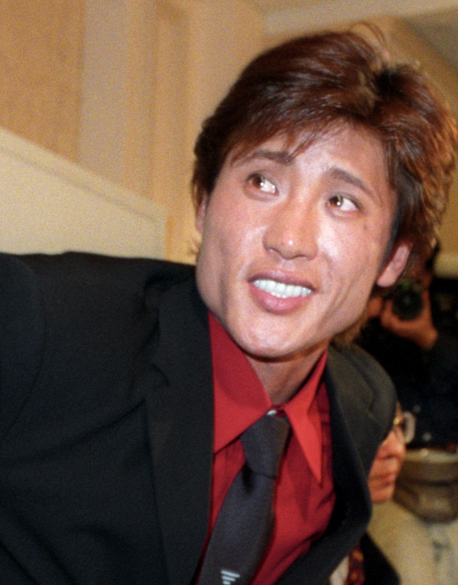 00年12月、阪神からFA宣言し米大リーグのニューヨーク・メッツへ移籍することになり、記者会見を行った新庄