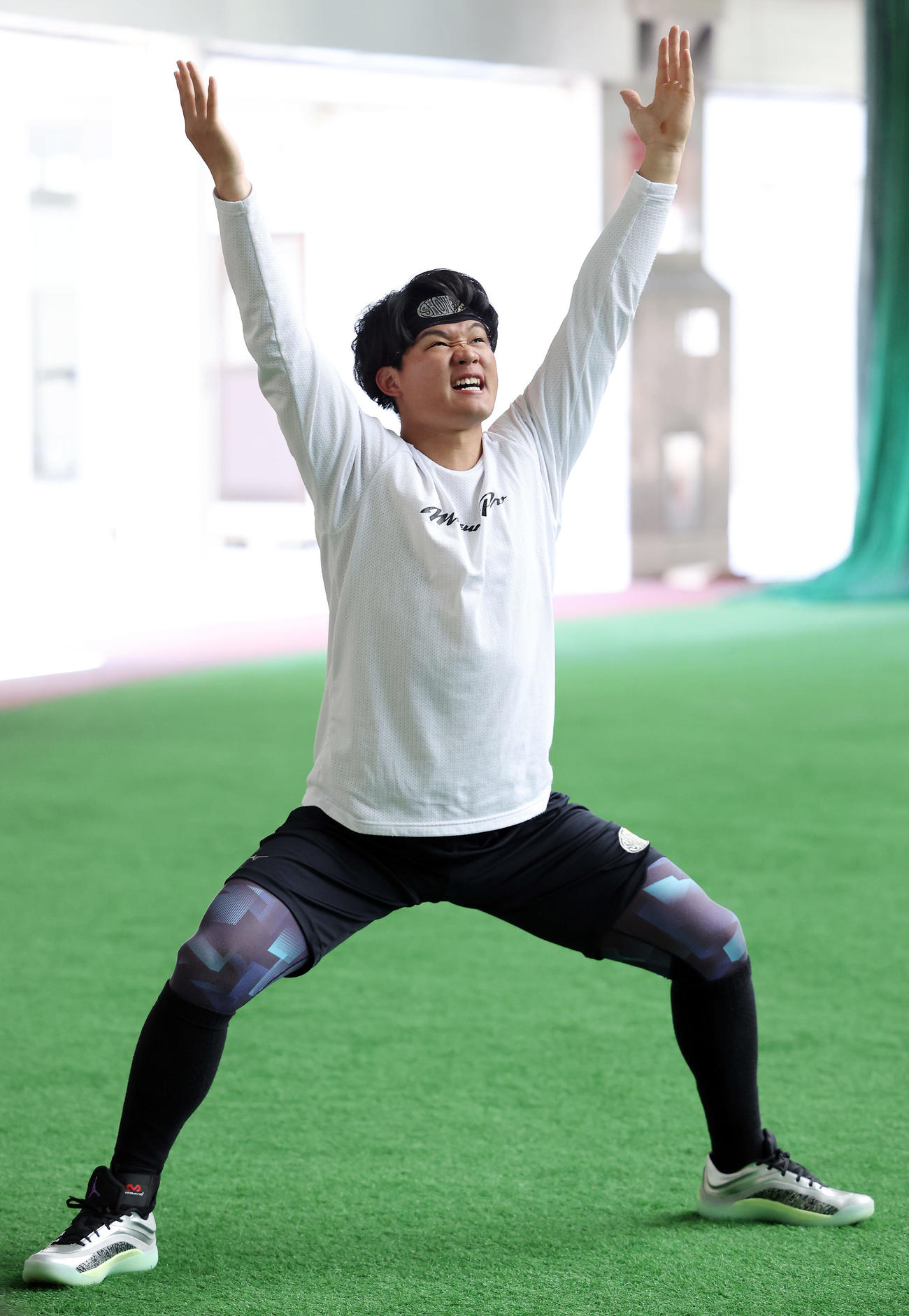 自主トレを公開した阪神森下（撮影・前田充）