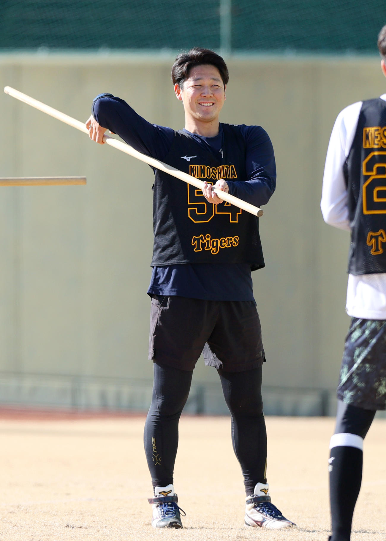 阪神新人合同自主トレで汗を流す阪神木下（撮影・上山淳一）