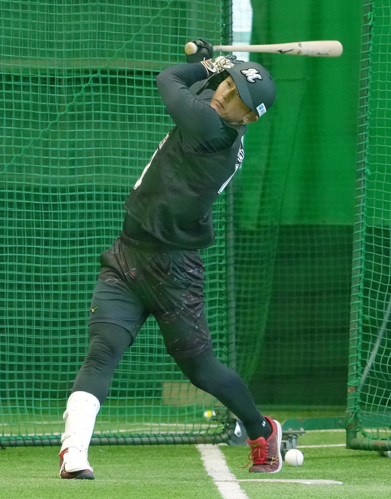 打撃練習するロッテドラフト6位立松（撮影・足立雅史）