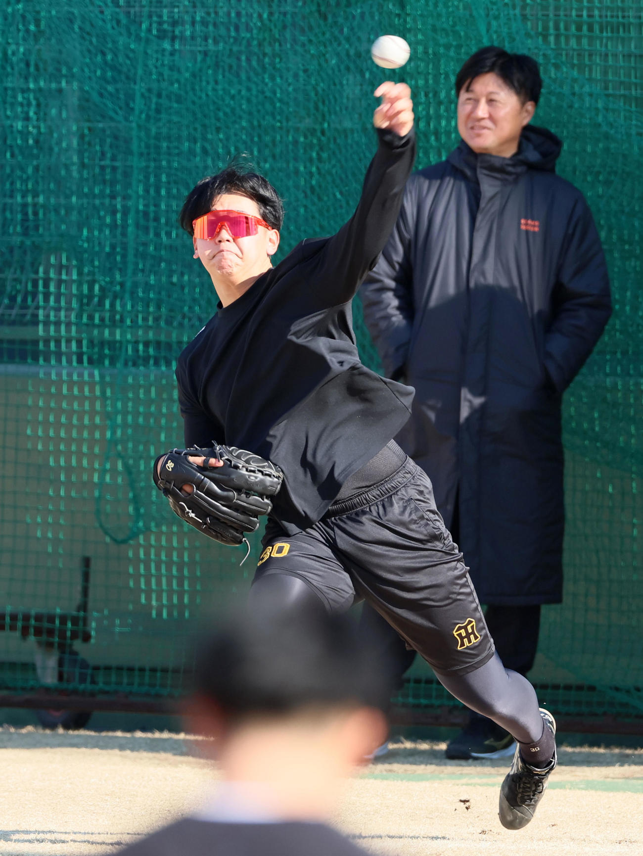 キャッチボールする門別（撮影・加藤哉）