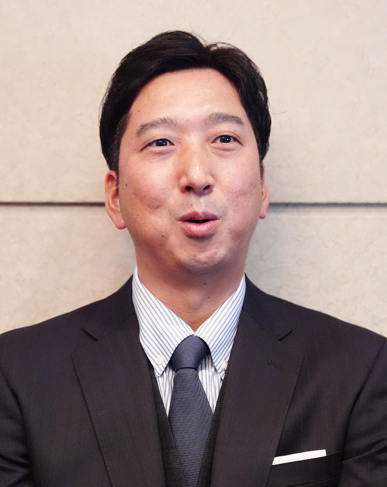 NPB12球団監督会議後、取材に応じる阪神藤川監督（撮影・江口和貴）