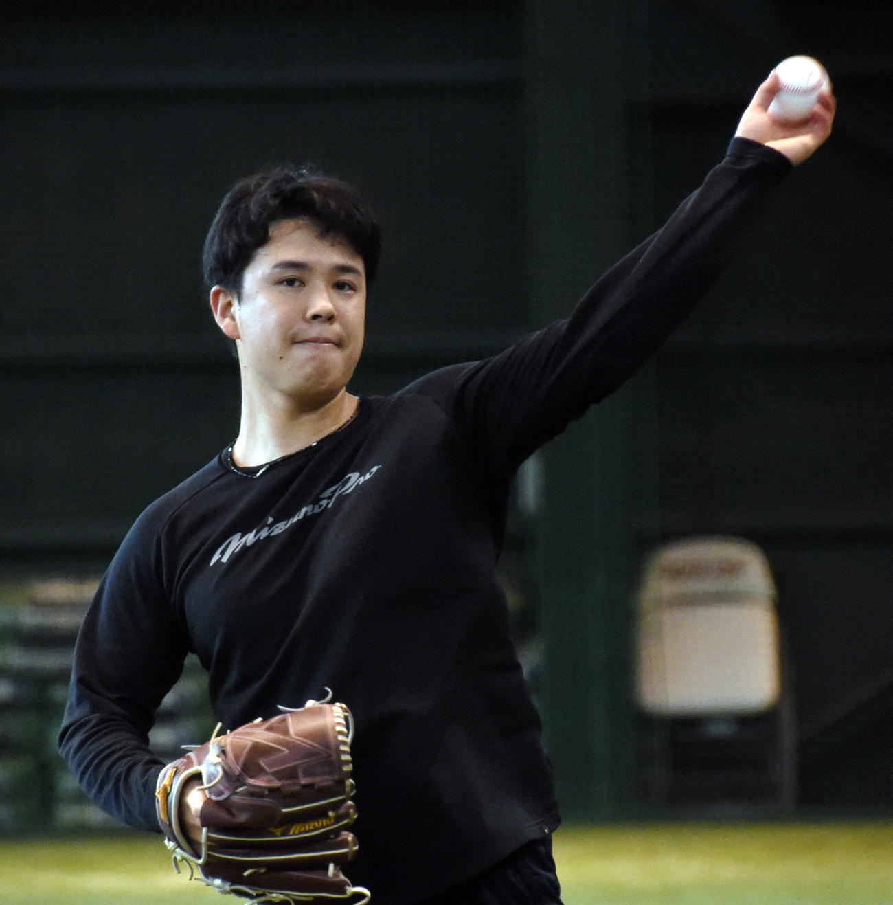 キャッチボールする楽天藤井（撮影・山田愛斗）