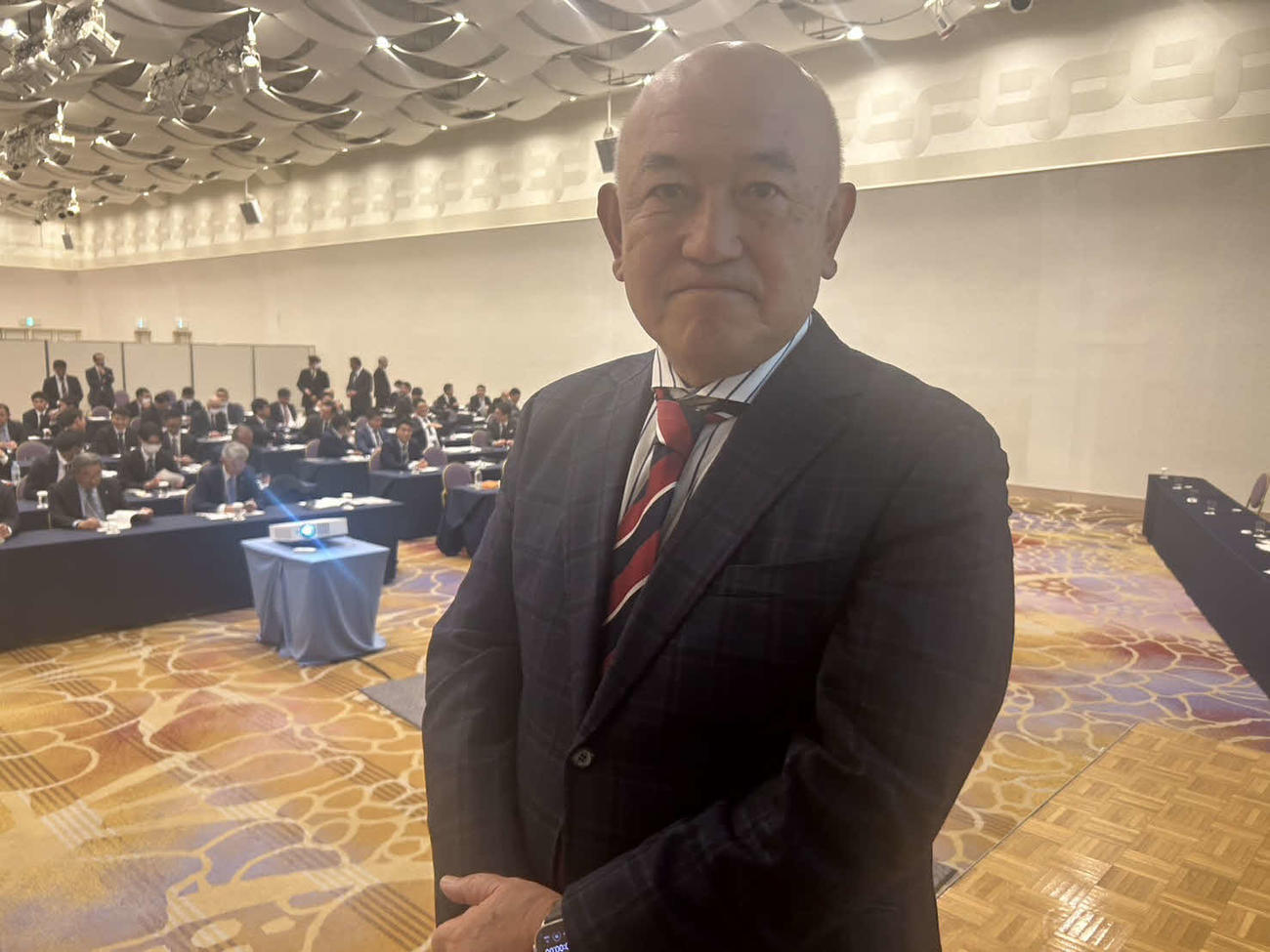 全日本大学野球連盟の監督会会長の再任を受けた慶大監督の堀井哲也氏（撮影・平山連）