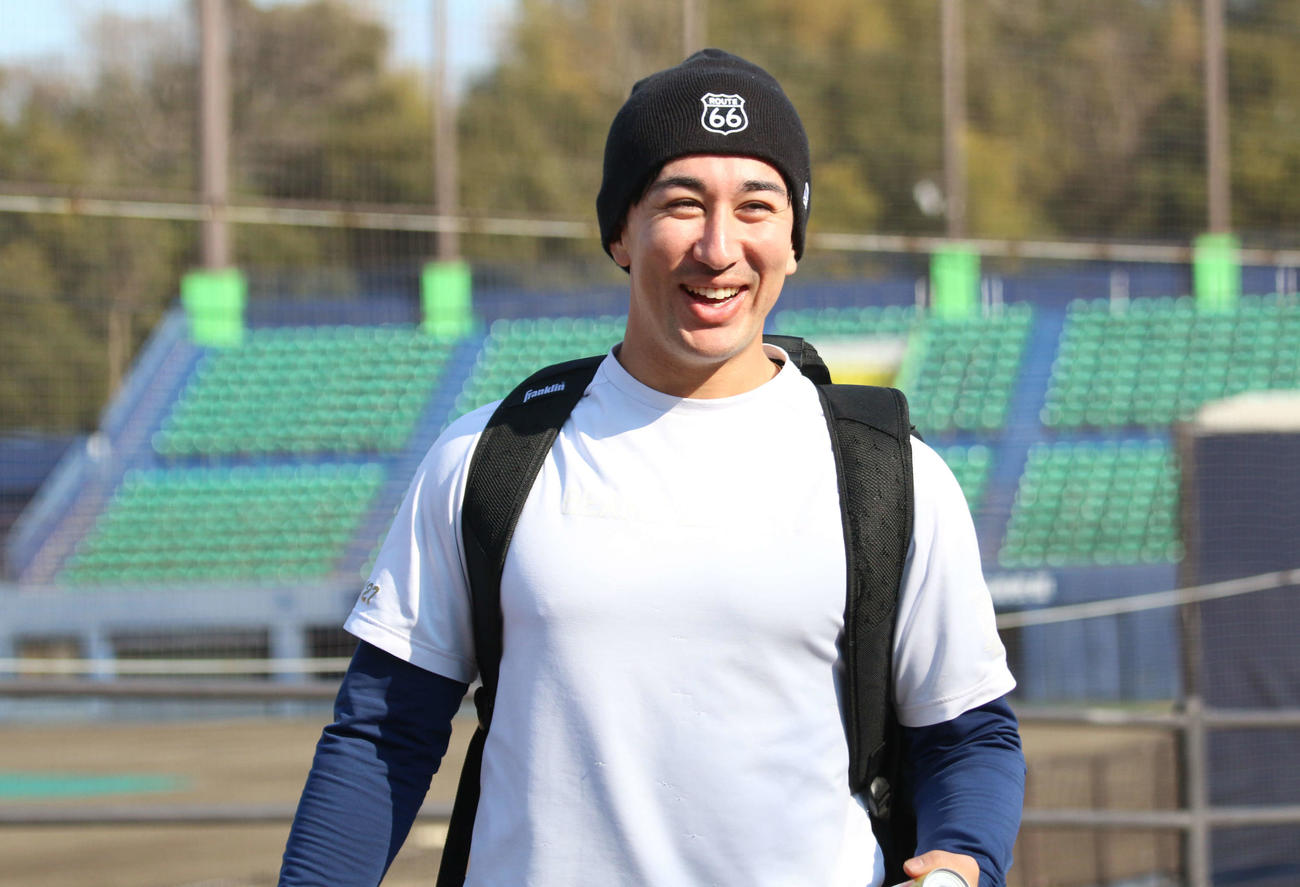 千葉・鎌ケ谷で自主トレを行った日本ハム山口（撮影・木下大輔）