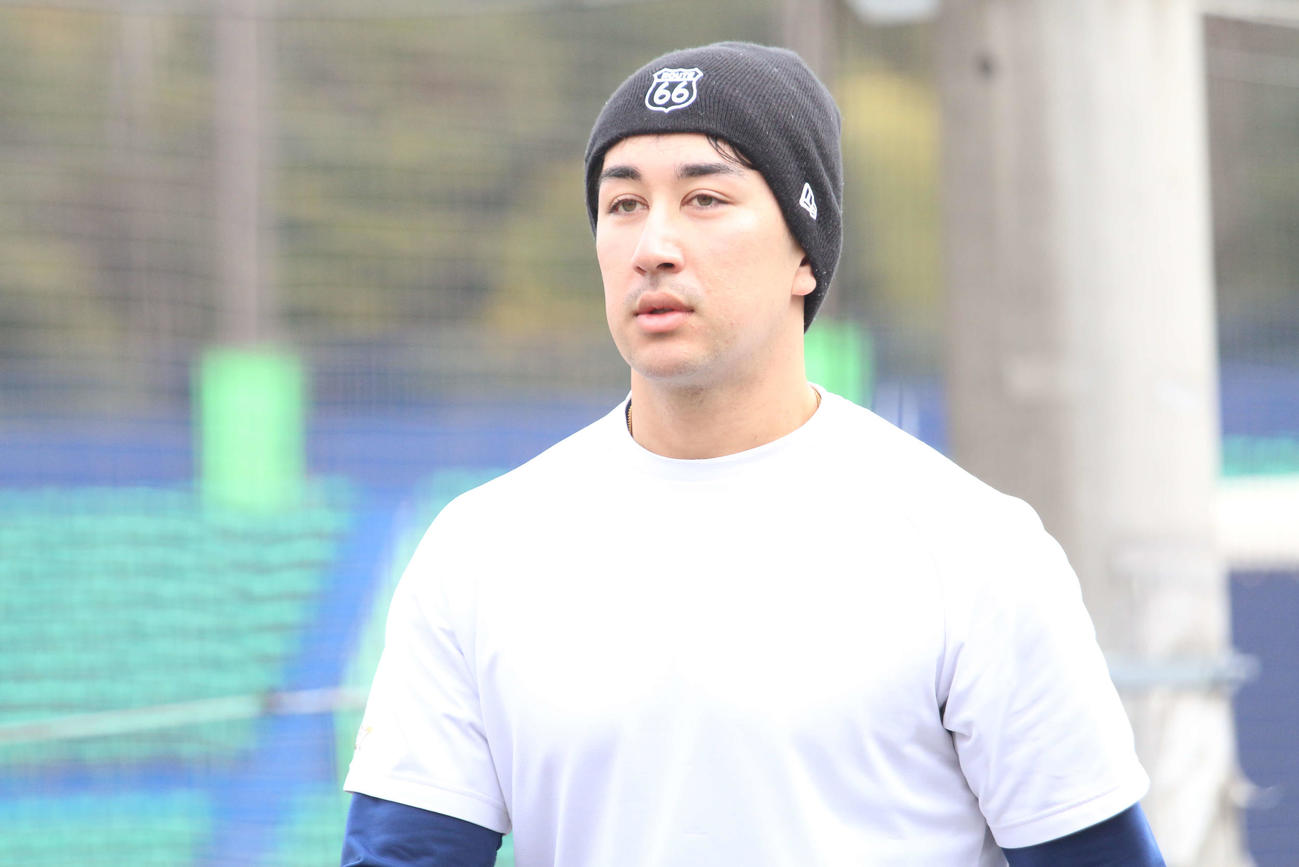 千葉・鎌ケ谷で自主トレを行った日本ハム山口（撮影・木下大輔）