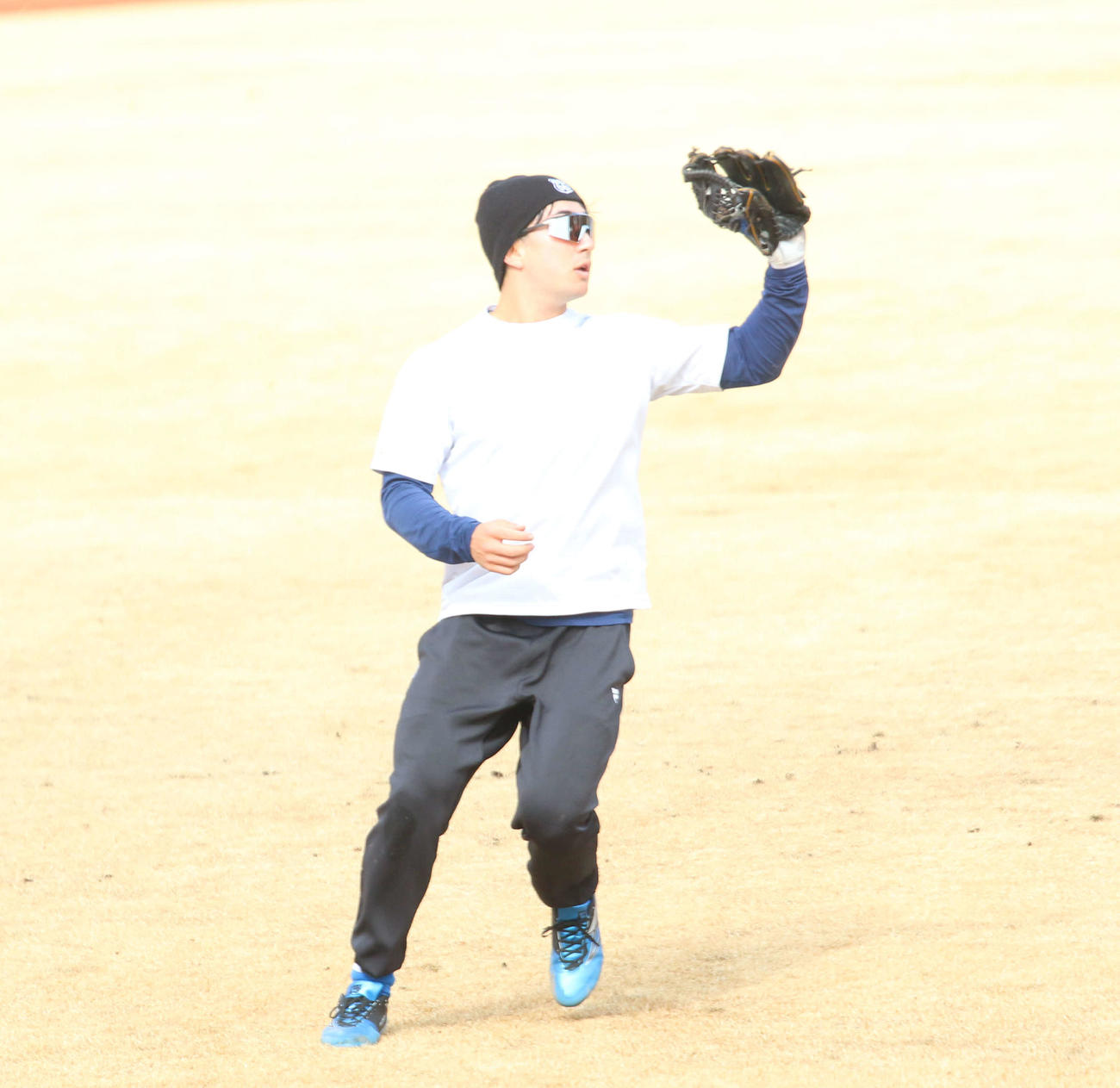 千葉・鎌ケ谷で自主トレを行った日本ハム山口（撮影・木下大輔）
