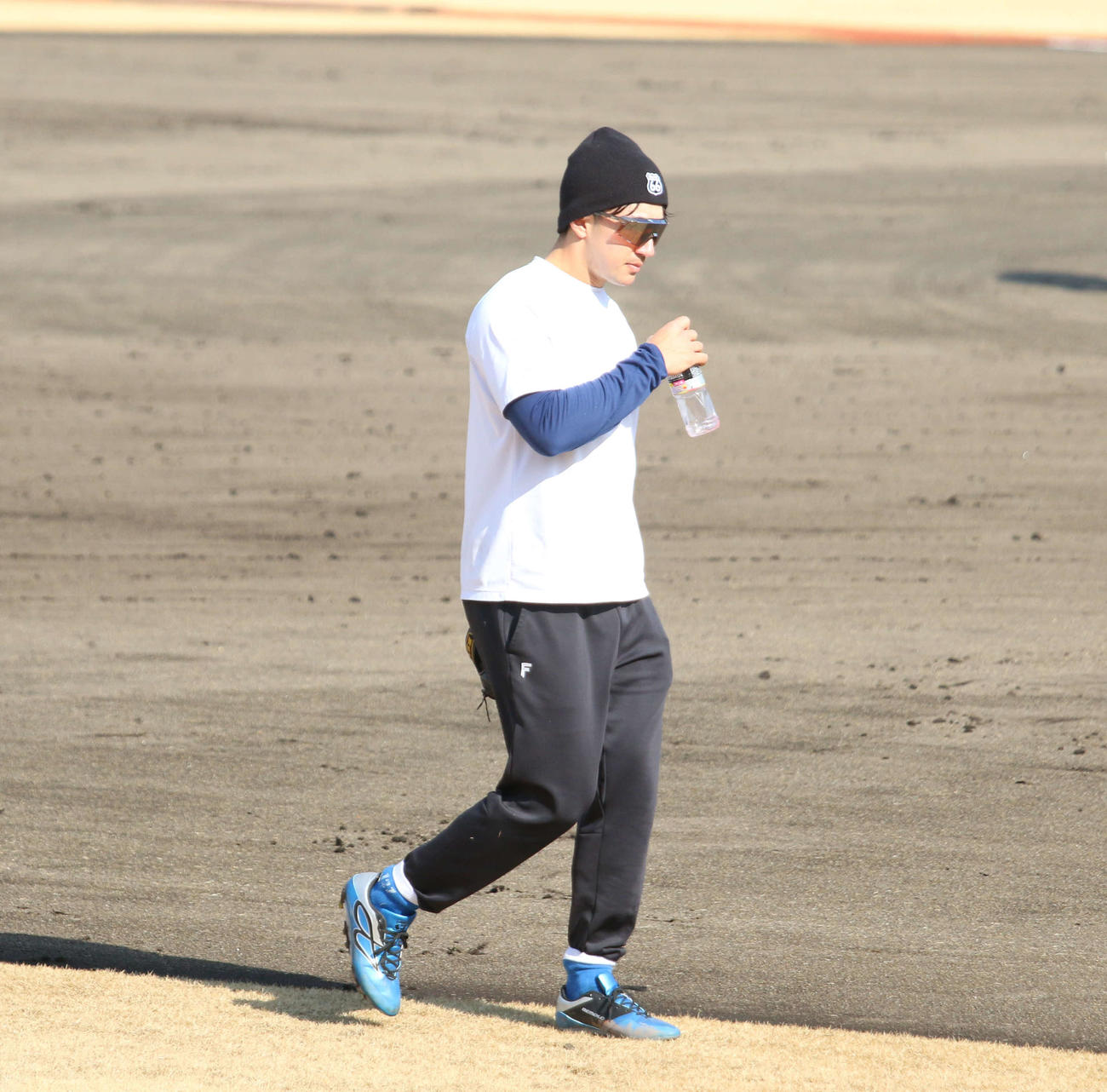 千葉・鎌ケ谷で自主トレを行った日本ハム山口（撮影・木下大輔）