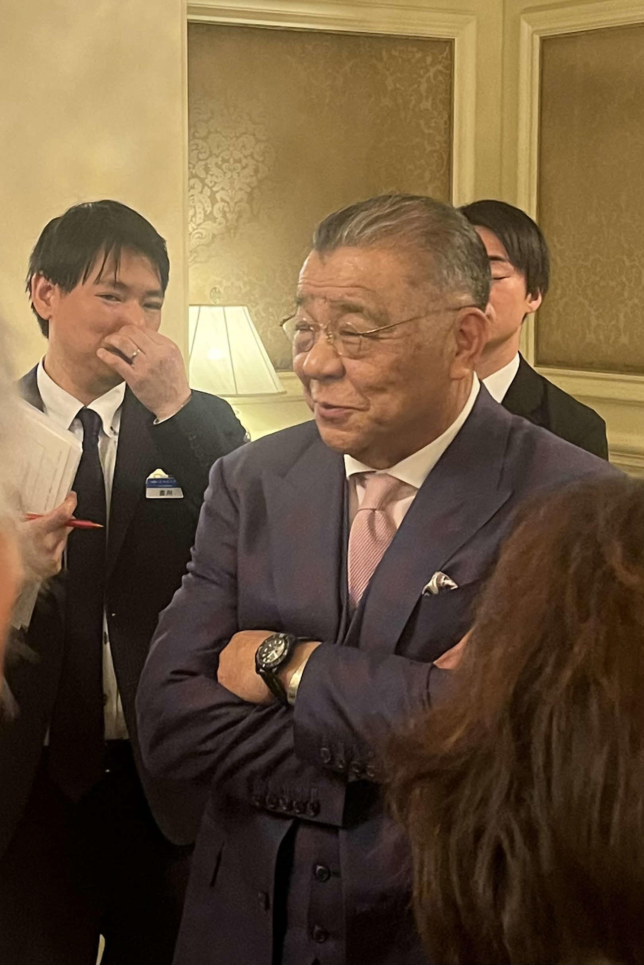 甲子園歴史館運営会議に初めて出席して、報道陣の取材に応じる阪神掛布OB会長