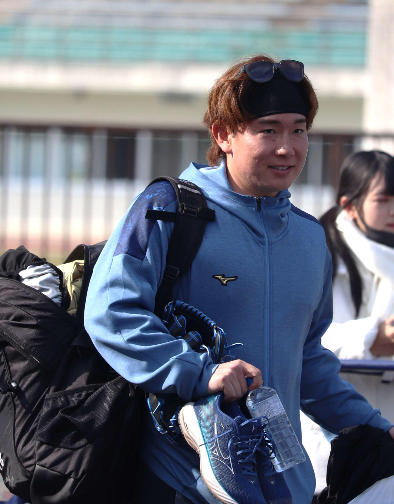 千葉・鴨川市内で自主トレを行ったロッテ中村稔