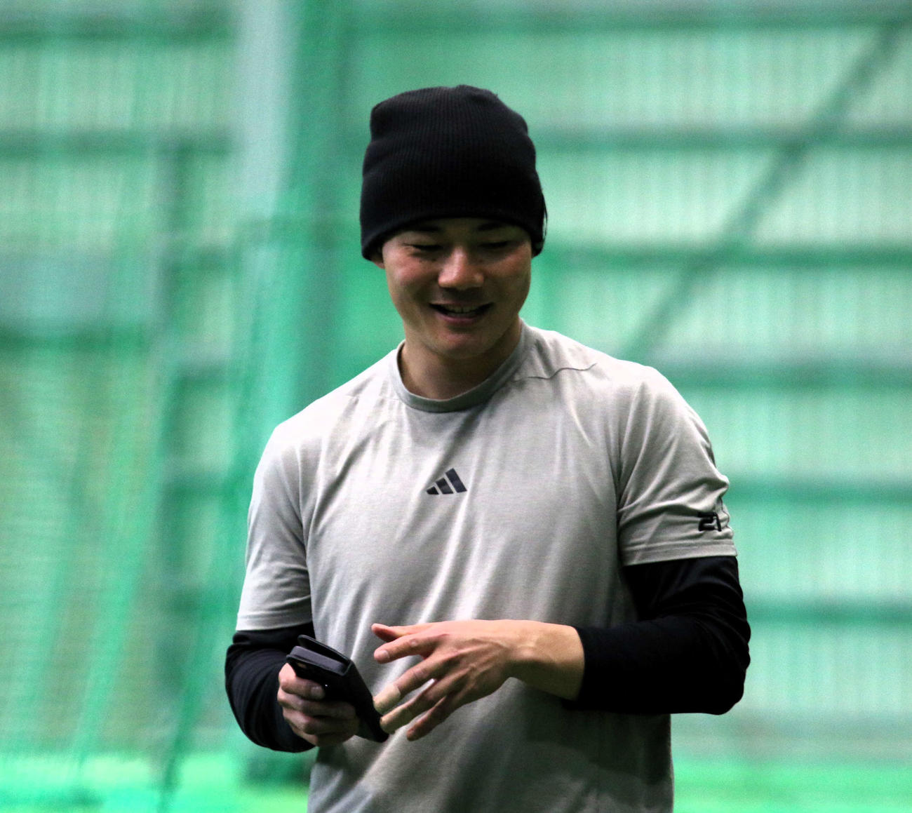 左手の指を負傷した日本ハム清宮幸が千葉・鎌ケ谷で自主トレ（撮影・木下大輔）