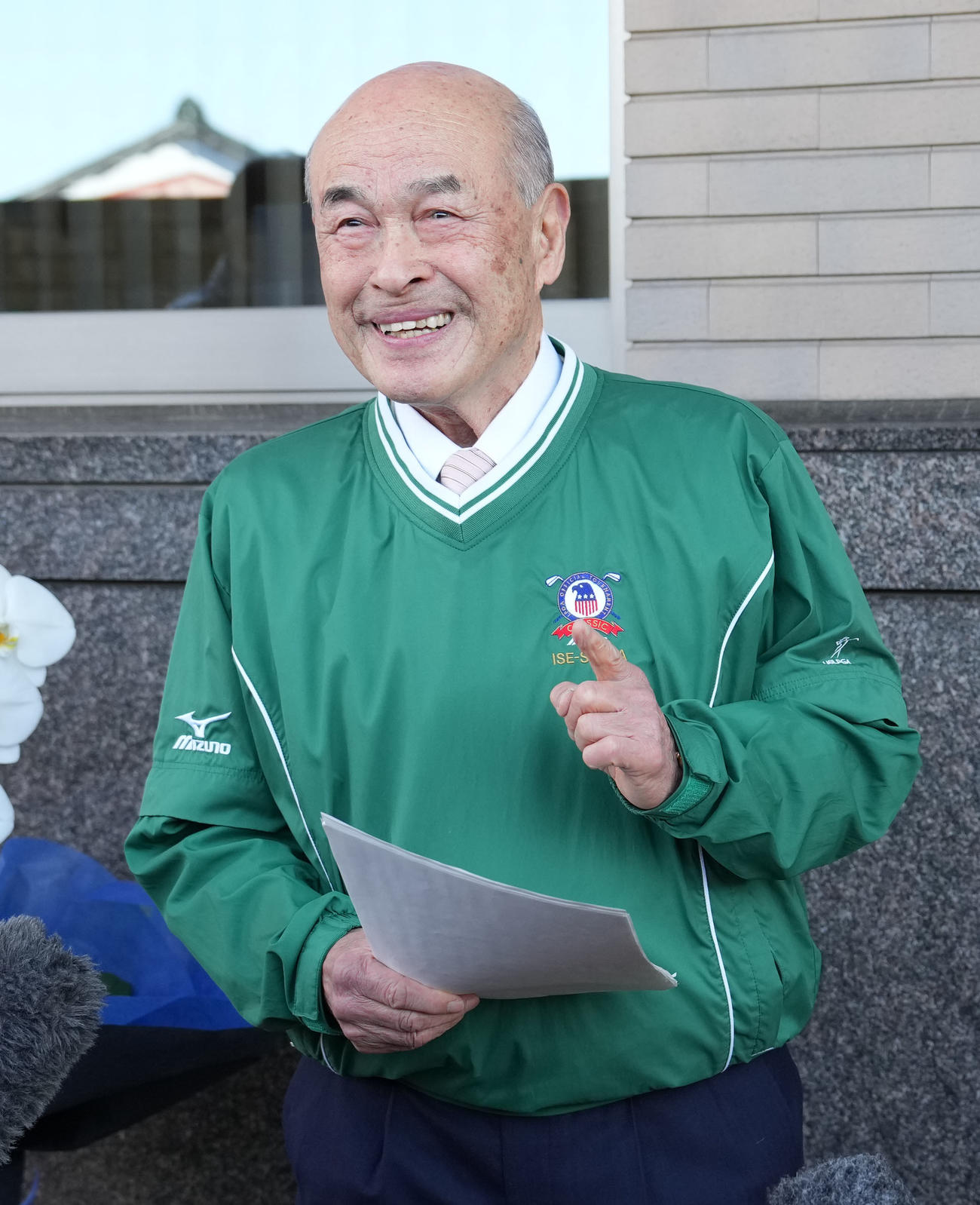 イチロー氏のMLB殿堂入りの報道を受け取材に応じる父・鈴木宣之さん（撮影・森本幸一）