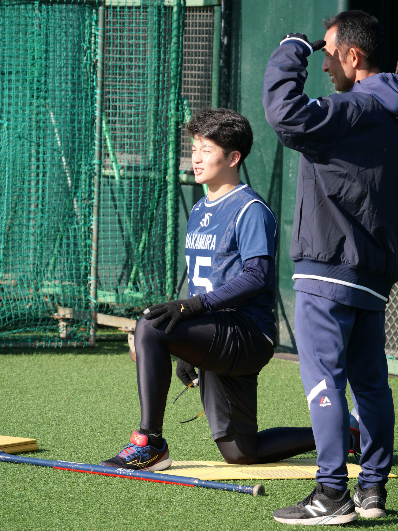別メニューでトレーニングを行うヤクルトのドラフト1位中村優（2025年1月撮影）