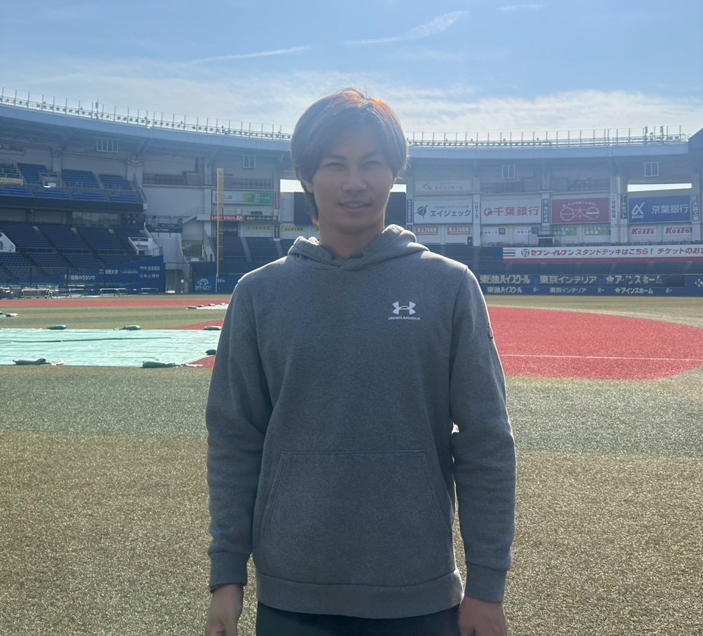 自主トレを公開した藤原（撮影・星夏穂）