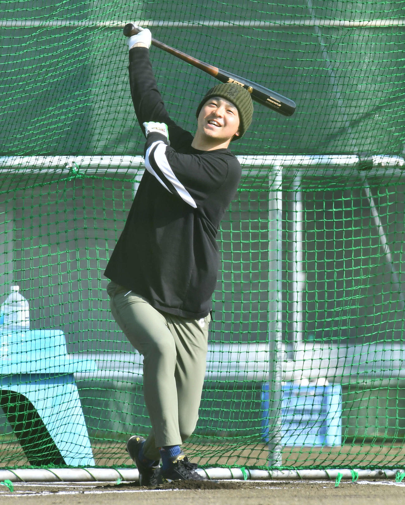 打撃練習を行うソフトバンク川瀬（撮影・岩下翔太）