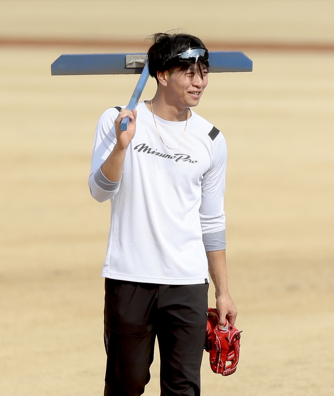 自主トレに臨む日本ハム古川（撮影・河田真司）