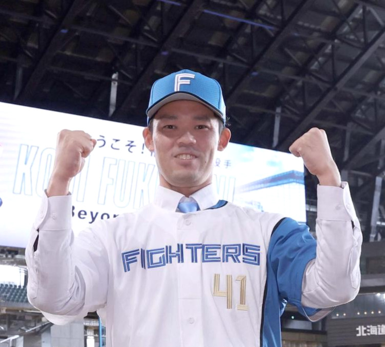 日本ハムに移籍し意気込む福谷（1月6日撮影・黒川智章）