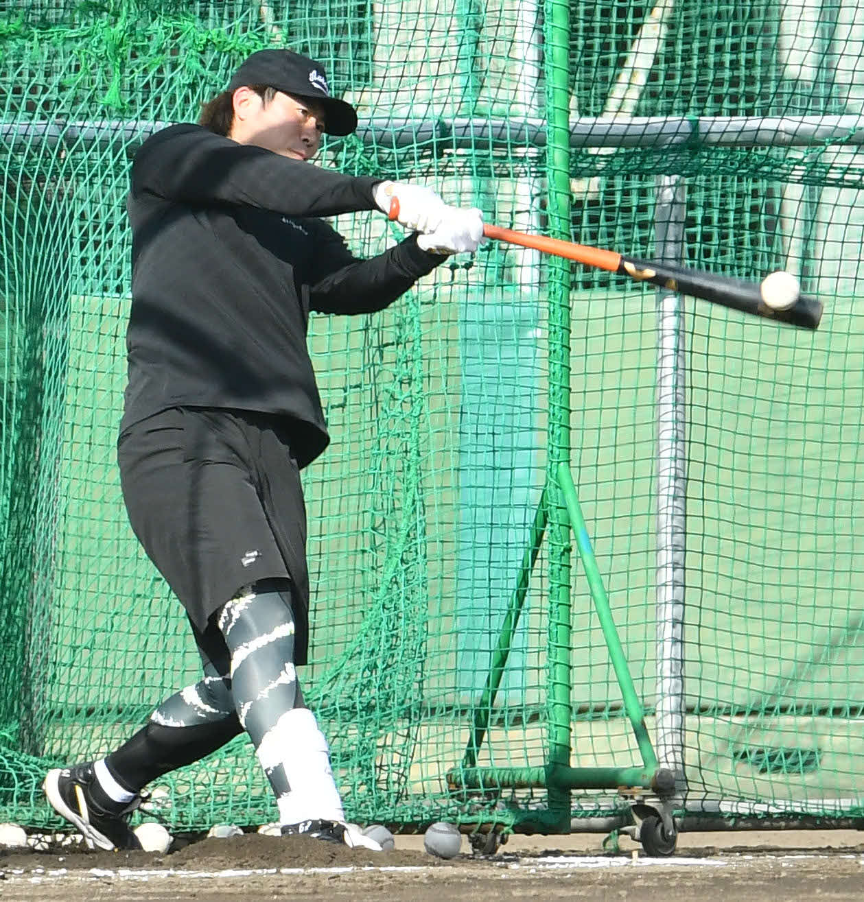 フリー打撃を行うソフトバンク川村（撮影・岩下翔太）
