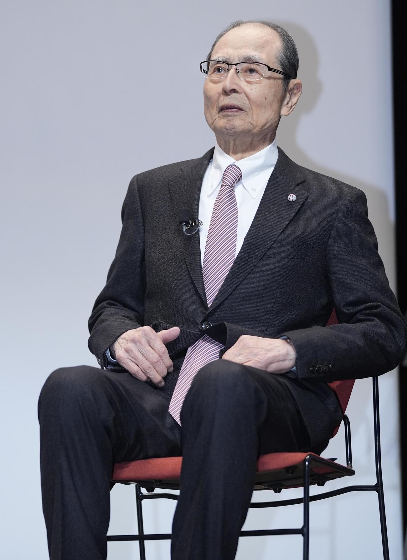 第15回日本スポーツ学会大賞授与式に登壇する王氏（撮影・垰建太）