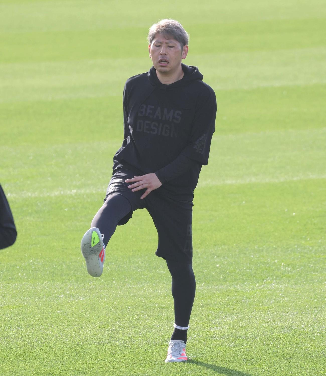 アップする日本ハム加藤貴（撮影・黒川智章）