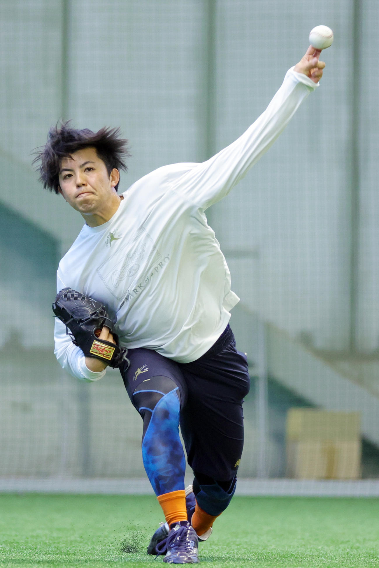自主トレを公開したDeNA東（撮影・野上伸悟）