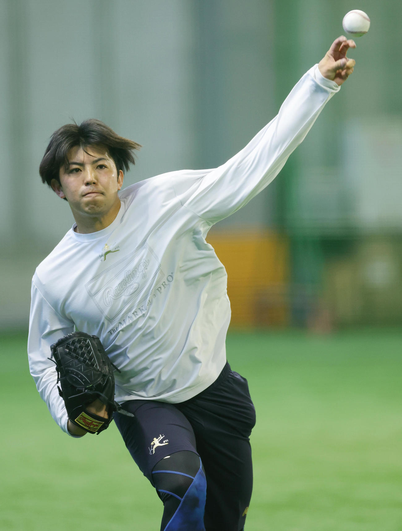 自主トレを公開したDeNA東（撮影・野上伸悟）