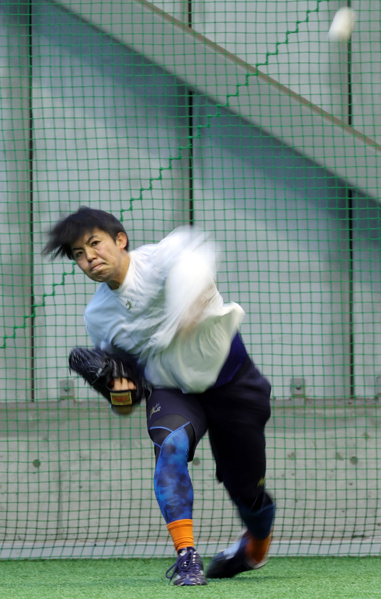 自主トレを公開したDeNA東（撮影・野上伸悟）