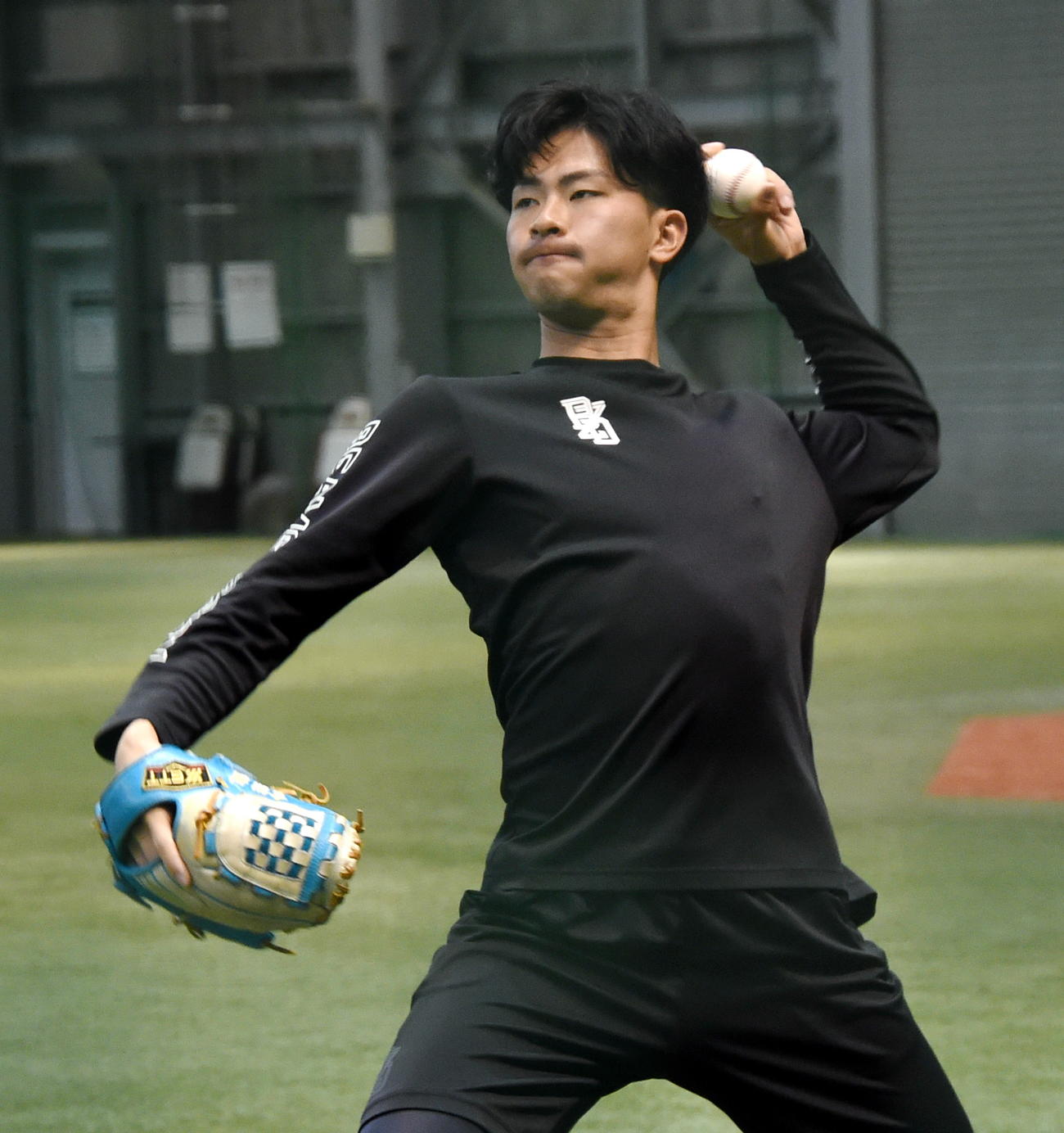 自主トレを公開した楽天古謝（撮影・山田愛斗）
