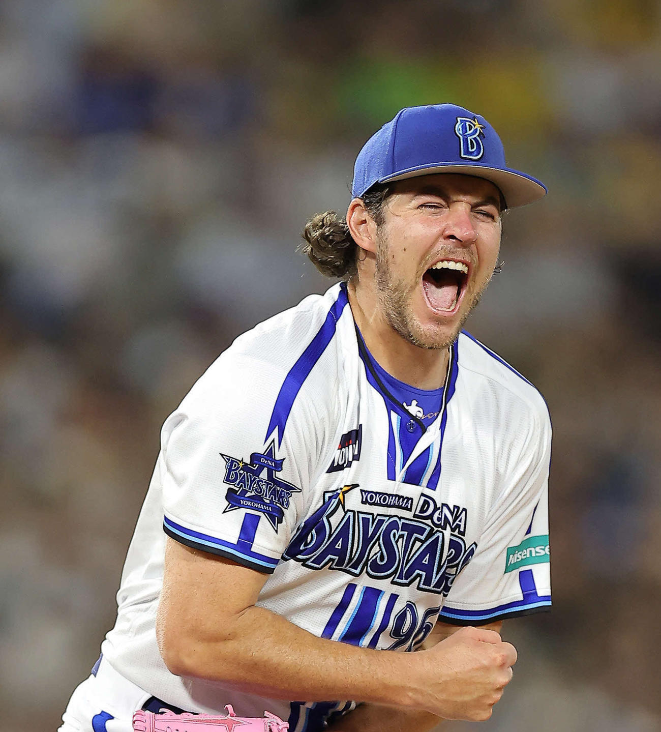 23年8月、DeNA対阪神　7回表阪神2死二塁、森下を空振り三振に仕留め、雄たけびを上げるバウアー