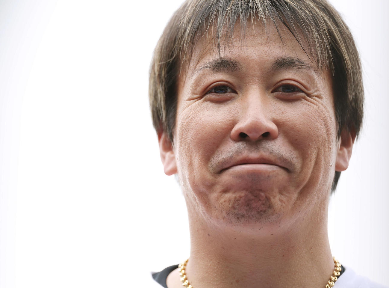 記者の質問に答えるロッテ益田（撮影・河田真司）