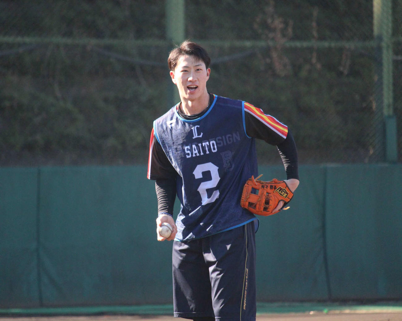 新人合同自主トレを打ち上げた西武斎藤（撮影・金子真仁）