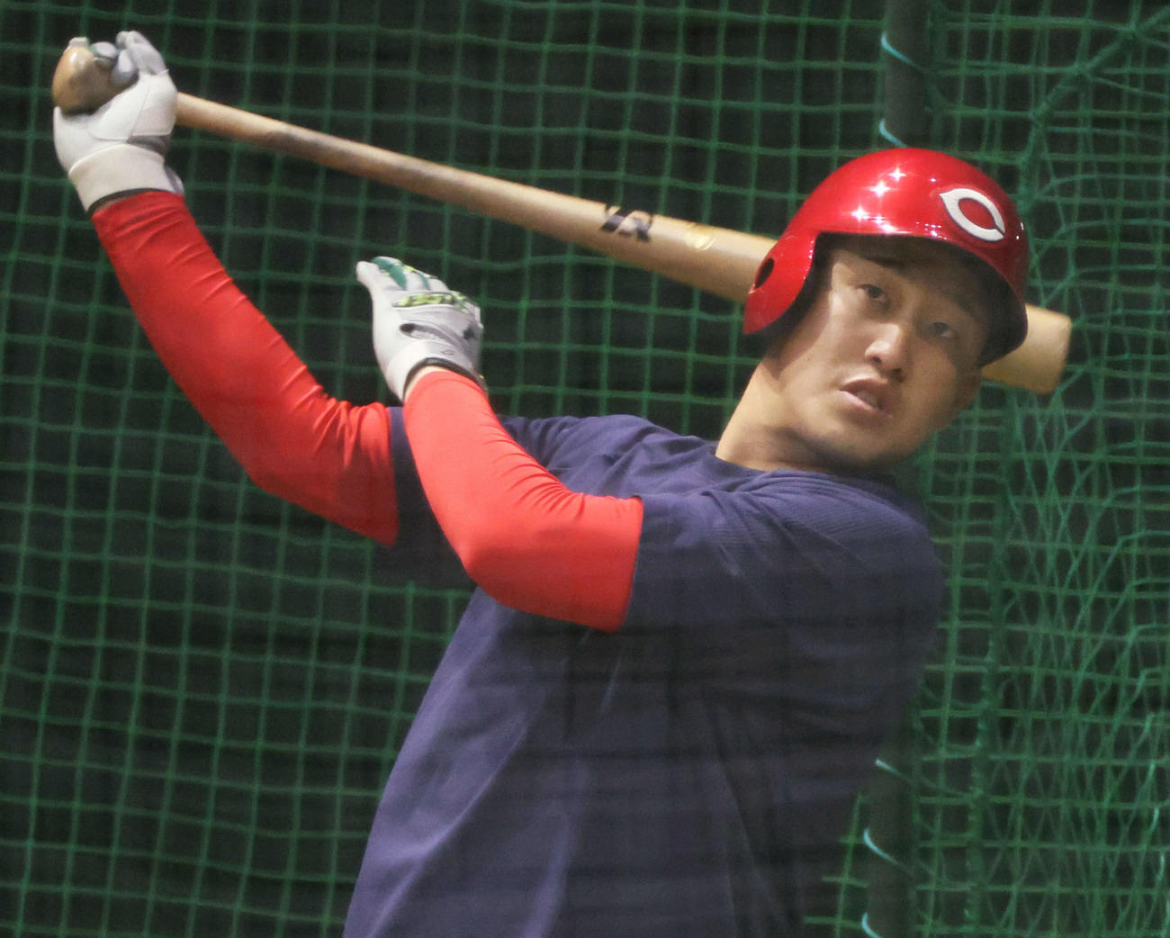 合同自主トレに合流し、打撃練習をする広島小園（撮影・加藤孝規）