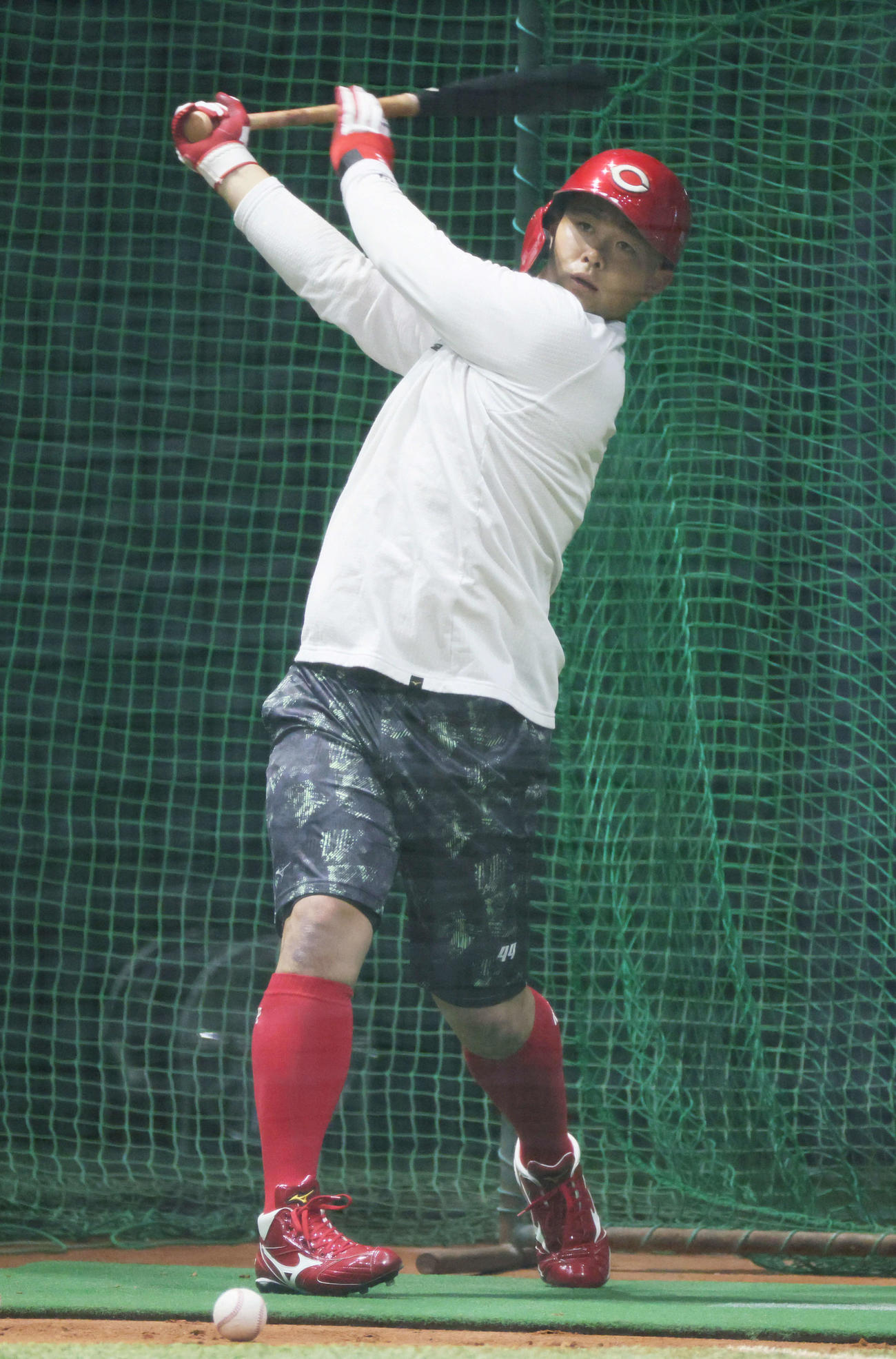 合同自主トレで、打撃練習をする広島林（撮影・加藤孝規）