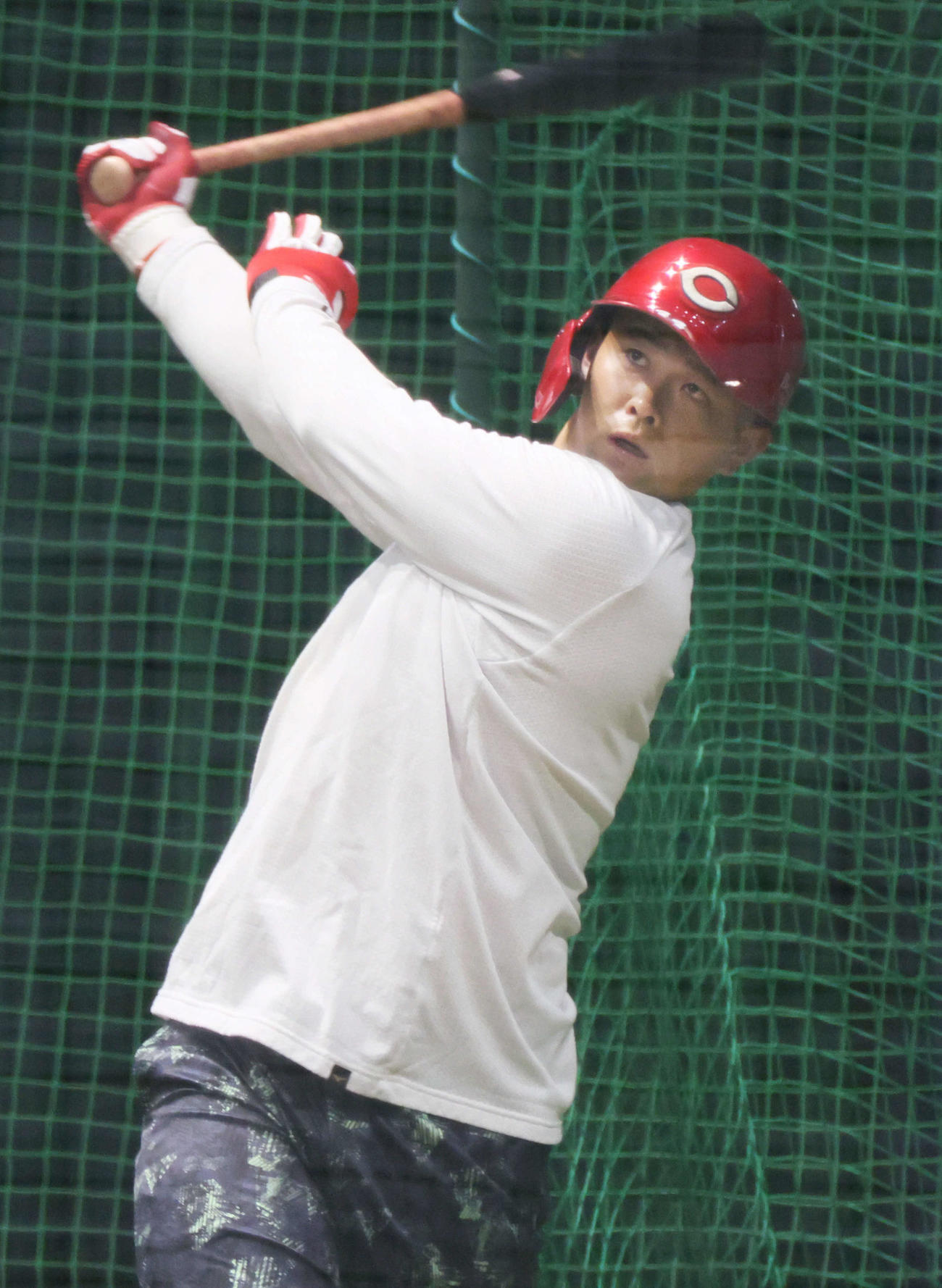 合同自主トレで、打撃練習をする広島林（撮影・加藤孝規）