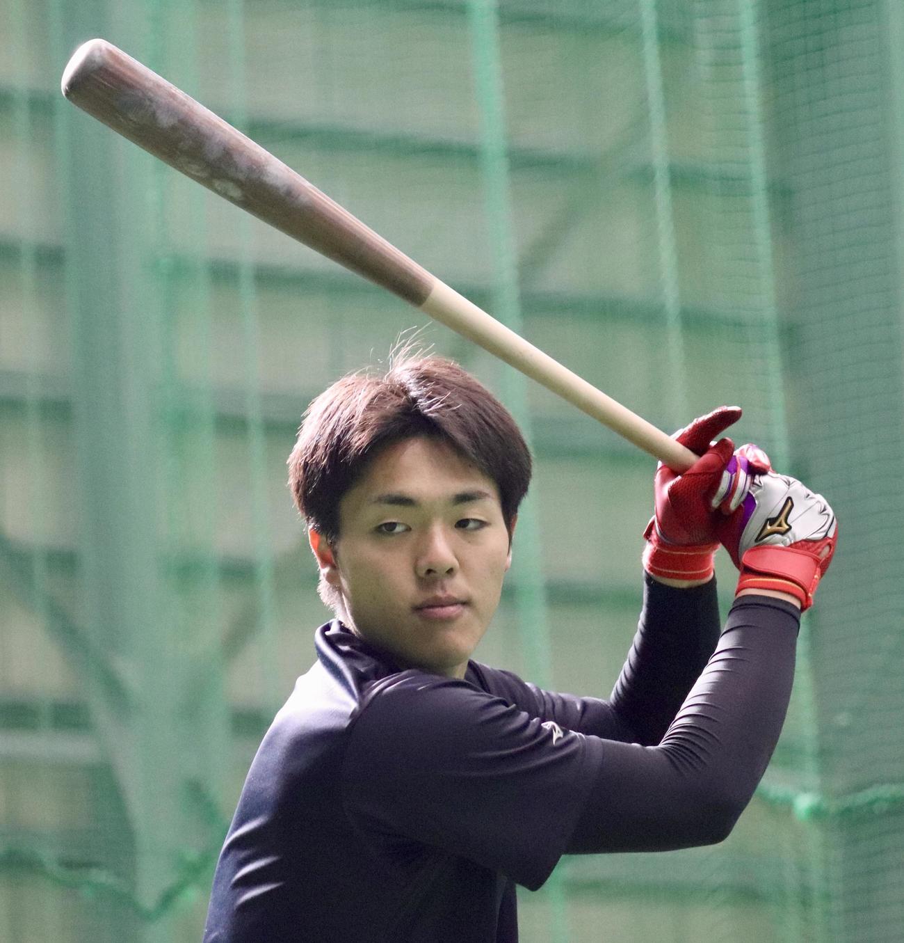 新人合同自主トレ最終日に打撃練習を行う日本ハムドラフト1位の柴田（撮影・黒須亮）