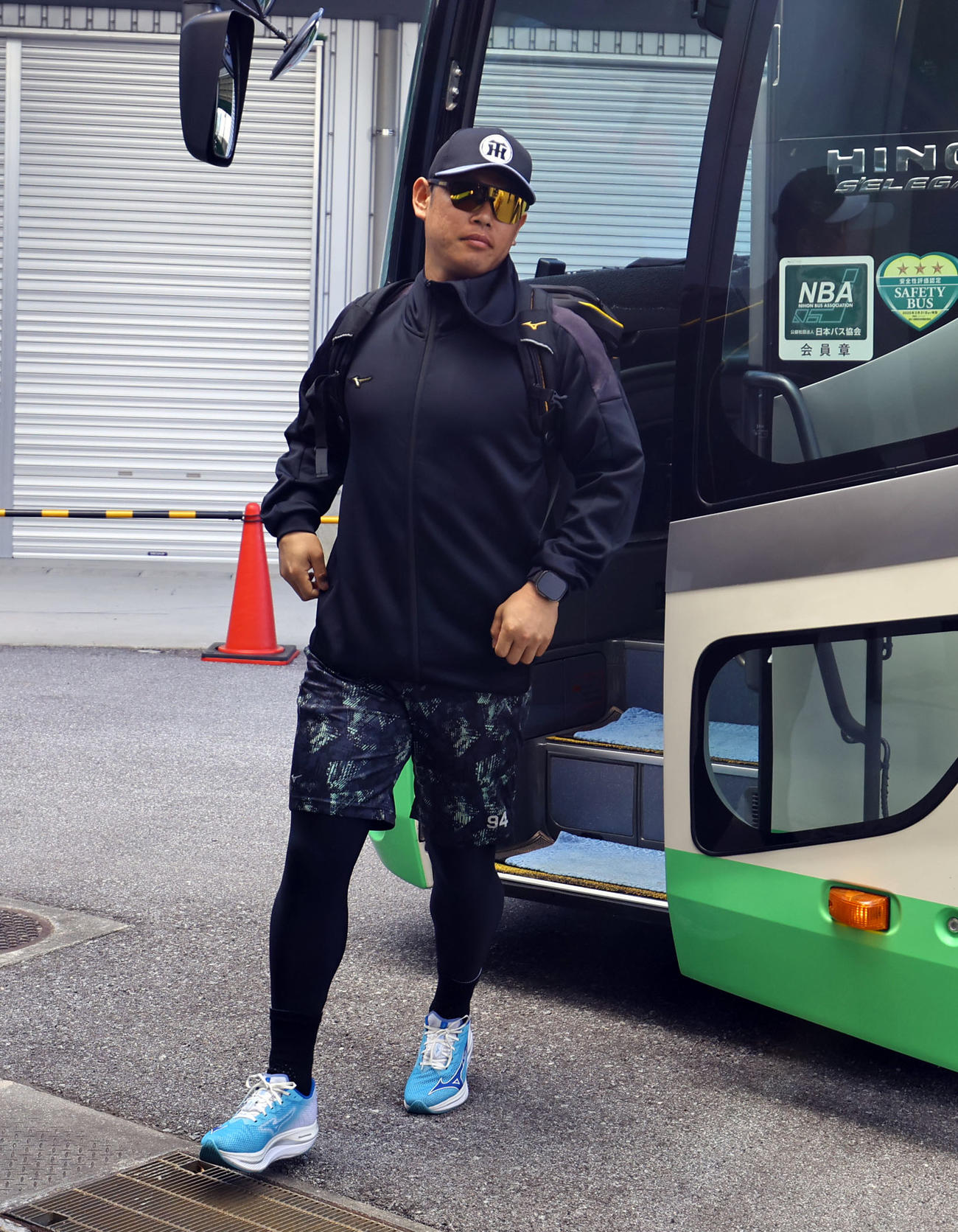 合同自主トレに合流した阪神原口（撮影・藤尾明華）