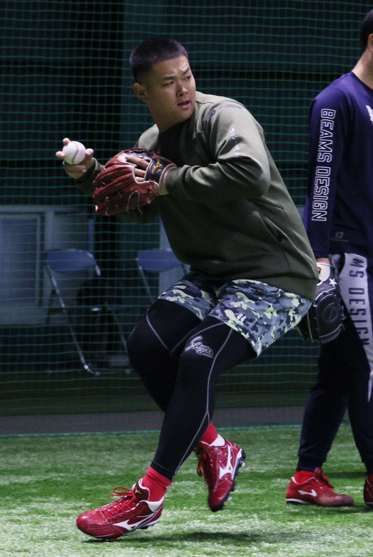 合同自主トレで、ノックを受ける広島林（撮影・加藤孝規）