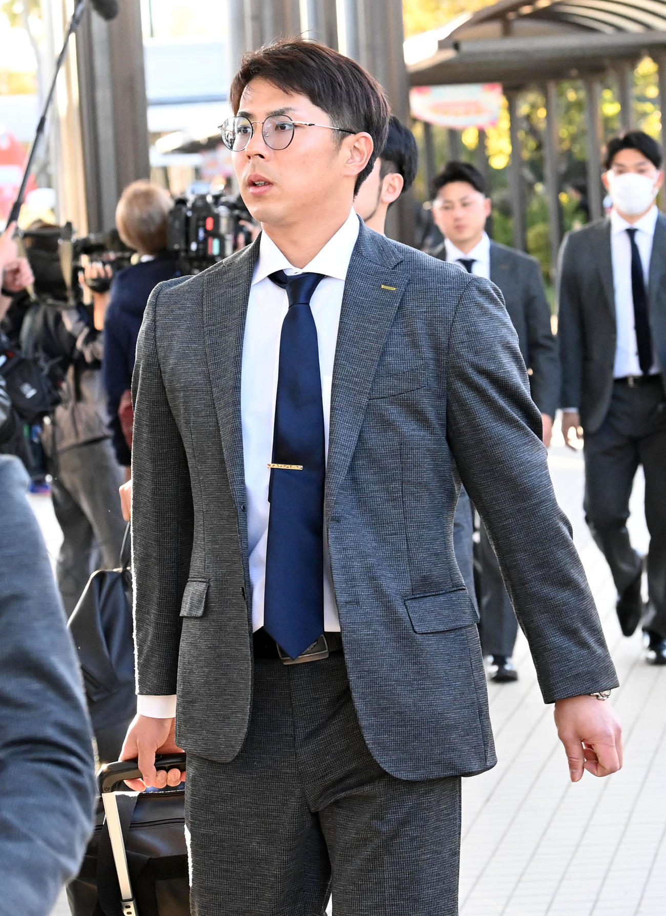 宮崎入りしたオリックス若月（撮影・前岡正明）